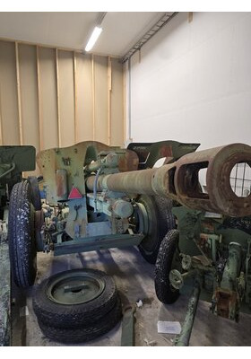 105 H 33 HOWITZER 10,5 CM leFH 18 DEACTIVATED