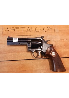 DAN WESSON VH4 .357 MAG 4" SIN #642145