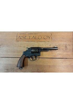S&W VICTORY MODEL .38 SPC KÄYT