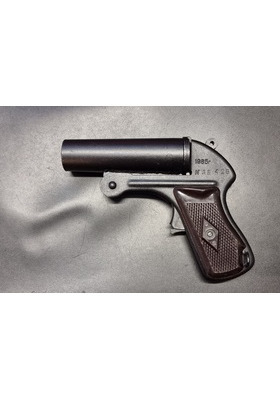 SP81 VENÄLÄINEN VALOPISTOOLI VM 1985 "UUSI"