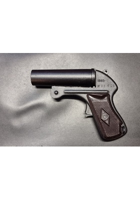 SP81 VENÄLÄINEN VALOPISTOOLI VM 1985 "UUSI"