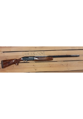 WEATHERBY 12/70 PUOLIAUTOM HAULIKKO KÄYTTÄMÄTÖN!