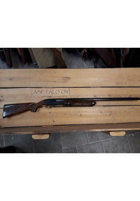 WINCHESTER SUPER X MODEL 1 12/70 ITSELAT KERTATULI KÄYTHAULIKKO