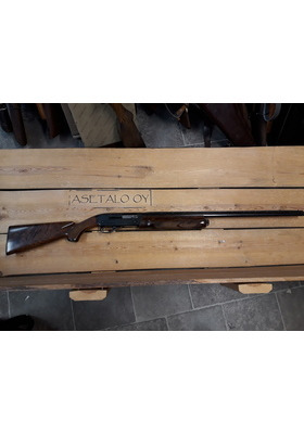 WINCHESTER SUPER X MODEL 1 12/70 ITSELAT KERTATULI KÄYTHAULIKKO