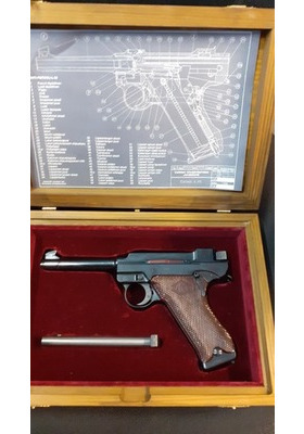 VALMET L-35 (LAHTI) 9MM PARA JUHLAMALLI PUULAATIKOSSA, AMPUMATON 