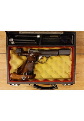 UNIQUE DES-69 .22LR PIENOISPISTOOLI, HYVÄ OMASSA LAATIKOSSA