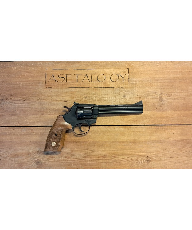 HOLEK M261 .22 LR KÄYT 6" PIIPULLA