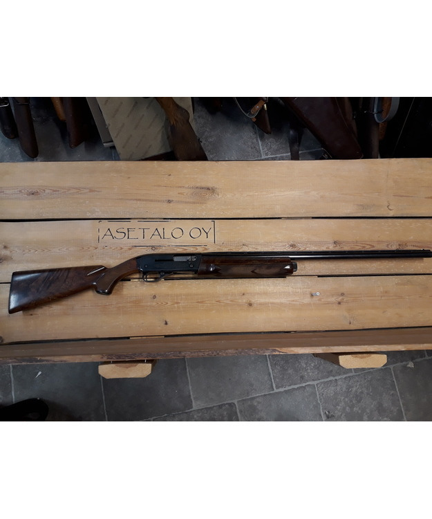 WINCHESTER SUPER X MODEL 1 12/70 ITSELAT KERTATULI KÄYT HAULIKKO