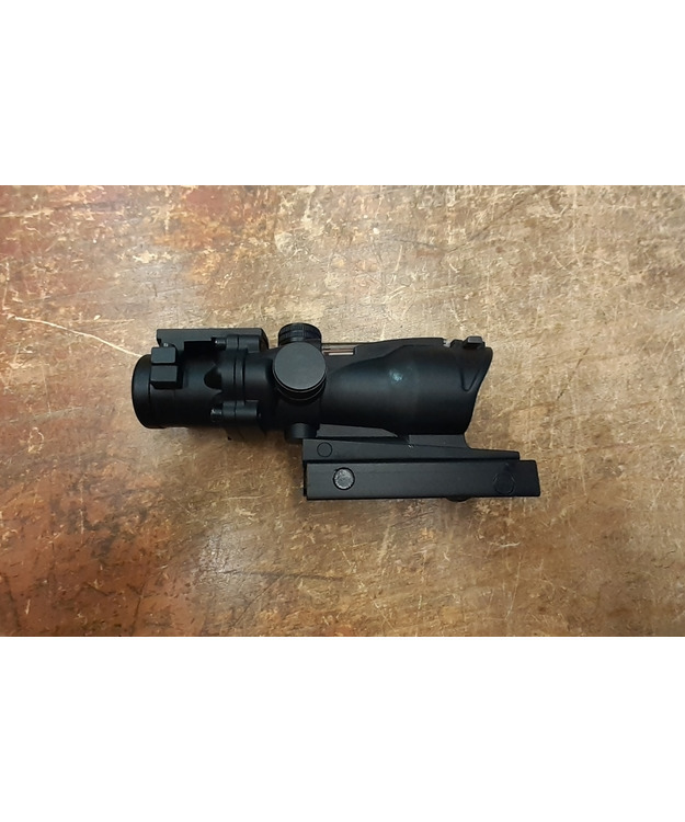 CY 4X32 KIIKARITÄHTÄIN "ACOG"