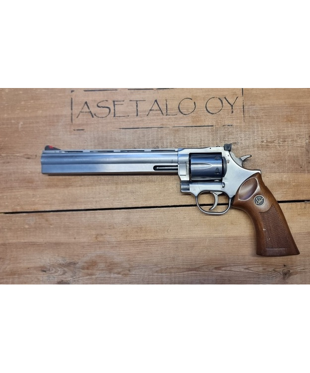 DAN WESSON VH8 .357 MAG STS KÄYT.