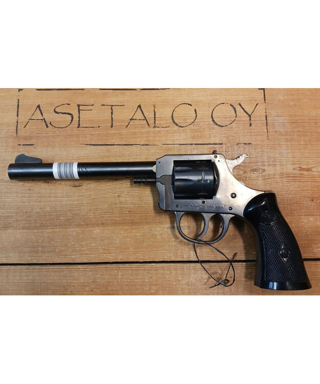 HARRINGTON & RICHARDSON M929 .22 LR 6" KÄYT #642142