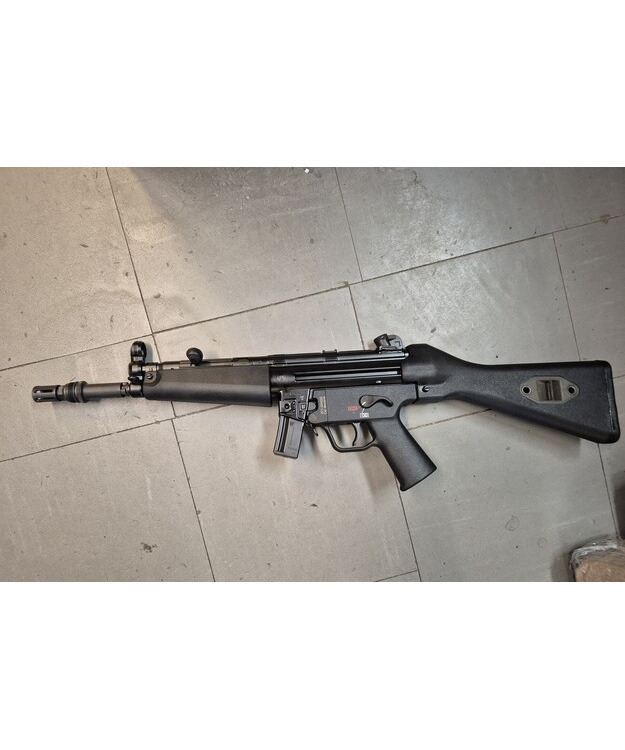HECKLER & KOCH SP5 9MM TT3 KIVÄÄRI + SILENT STEEL MP5 LIEKINSAMMUTIN