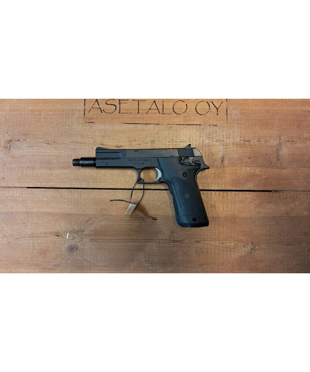 S&W 422 .22 LR 4,5" VAIMENNINADAPTERI KÄYT #642061
