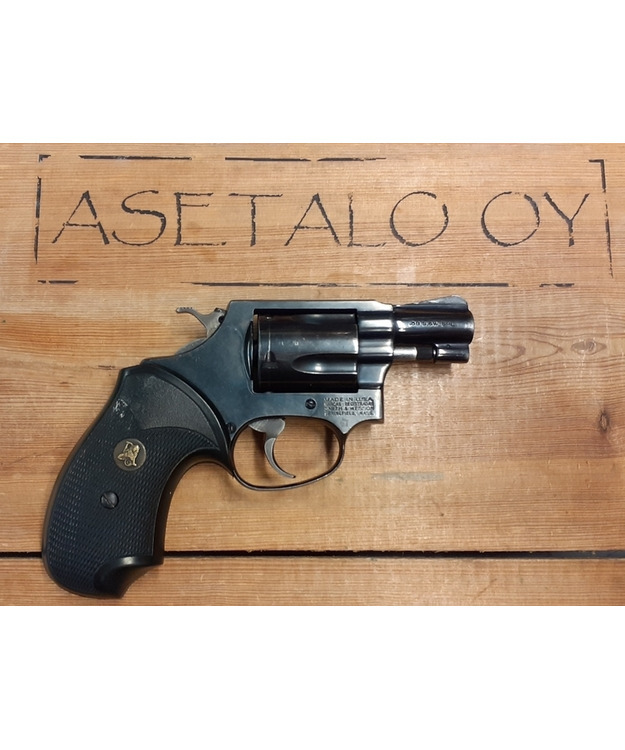 S&W M36-2 .38 SPECIAL 2" SIN KÄYTETTY REVOLVERI, TASKUASE