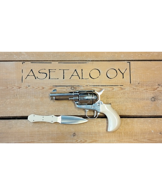 UBERTI/CIMARRON THUNDERER 3,5" .45 LC "DOC HOLLIDAY" KÄYT